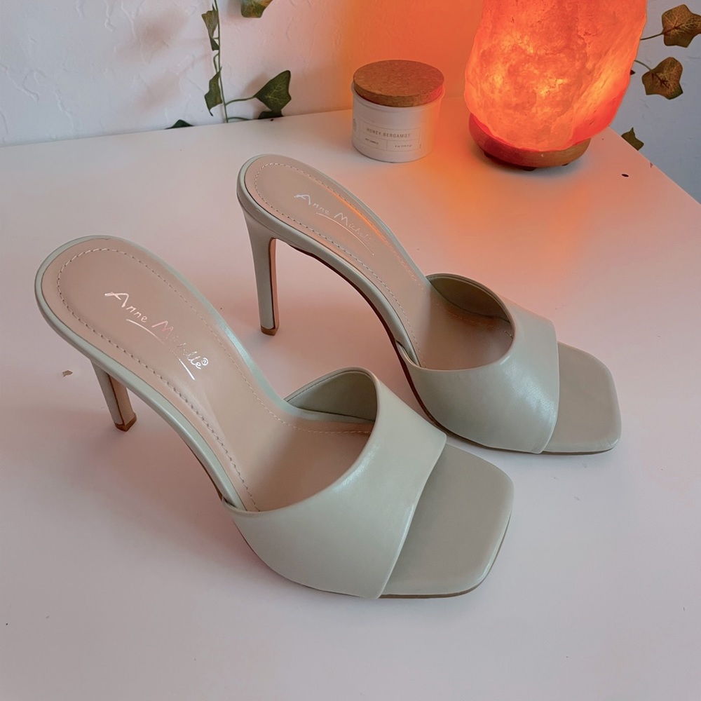 sage heels